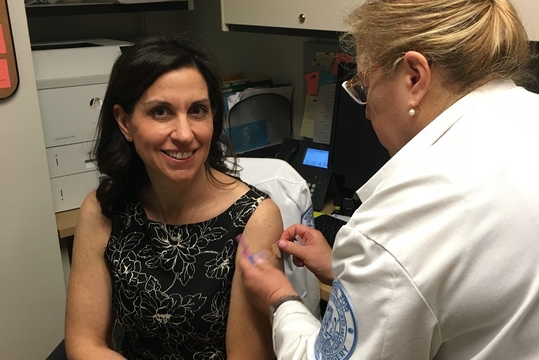 Lisa Ipp getting vaccinated