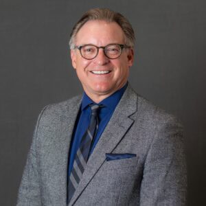 Jeffery A. Goad, presidente de la NFID, PharmD, MPH